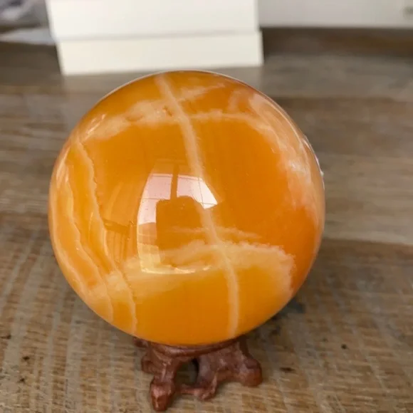 Orange calcite sphere - Picture 3 of 4